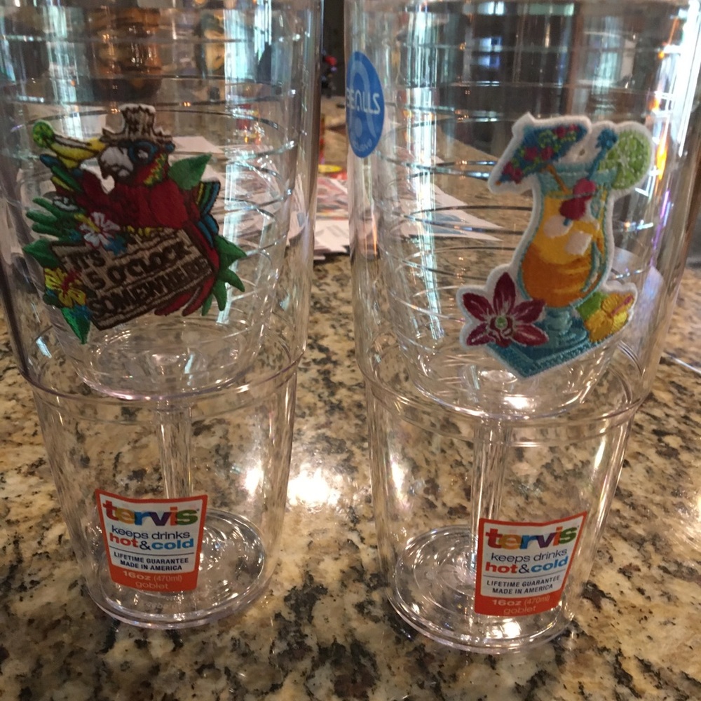 Tervis Wine Cups With Wine Bottle Bag / Cork - Picture 4 of 7